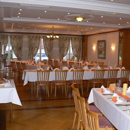 Hotel-Restaurant Roter Ochsen Lauchheim ภายนอก รูปภาพ