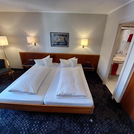 Hotel-Restaurant Roter Ochsen Lauchheim ภายนอก รูปภาพ