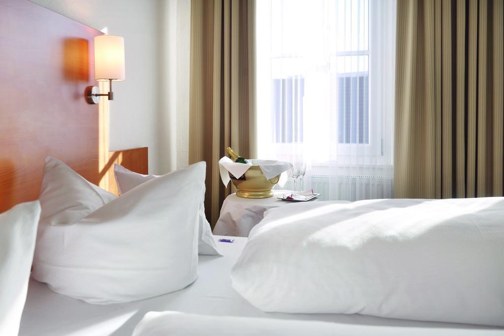 Hotel-Restaurant Roter Ochsen Lauchheim ห้อง รูปภาพ