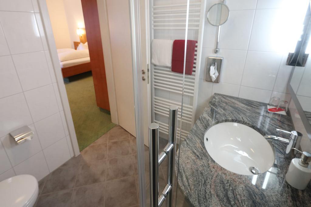 Hotel-Restaurant Roter Ochsen Lauchheim ห้อง รูปภาพ