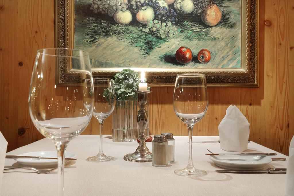 Hotel-Restaurant Roter Ochsen Lauchheim ภายนอก รูปภาพ