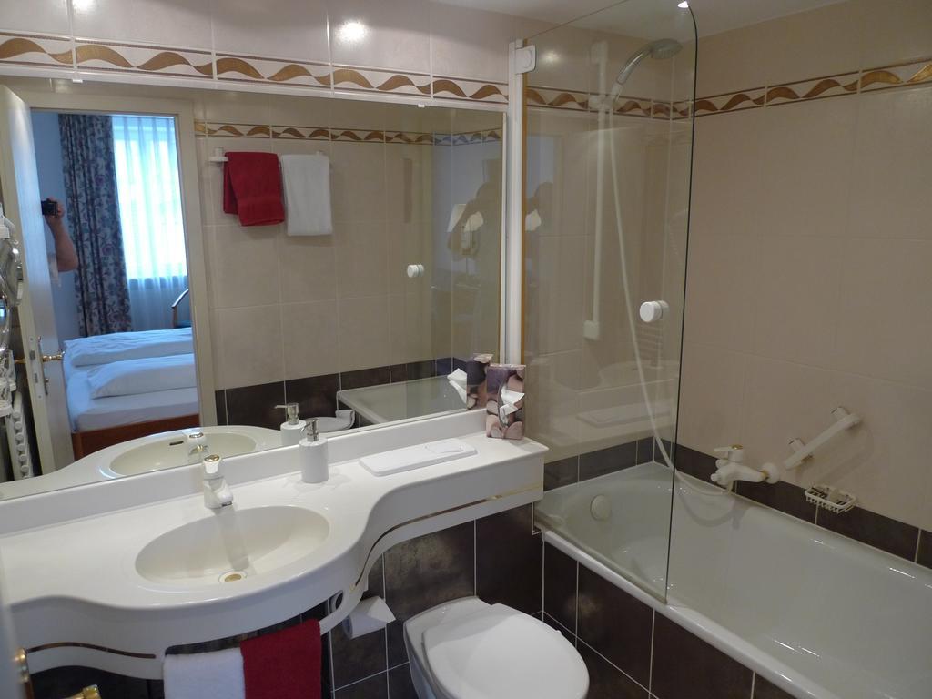Hotel-Restaurant Roter Ochsen Lauchheim ห้อง รูปภาพ