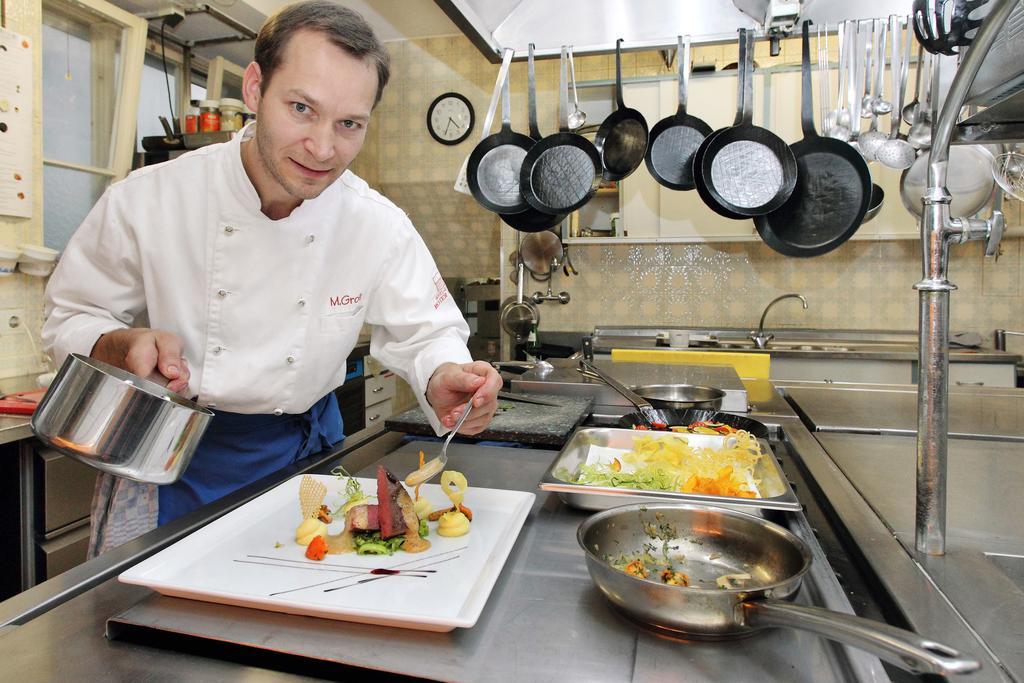 Hotel-Restaurant Roter Ochsen Lauchheim ภายนอก รูปภาพ