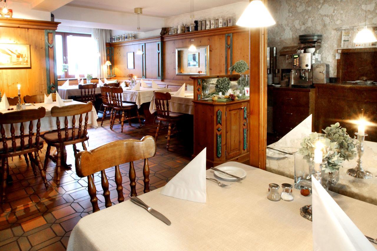 Hotel-Restaurant Roter Ochsen Lauchheim ภายนอก รูปภาพ