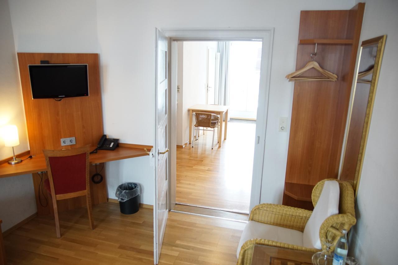 Hotel-Restaurant Roter Ochsen Lauchheim ภายนอก รูปภาพ