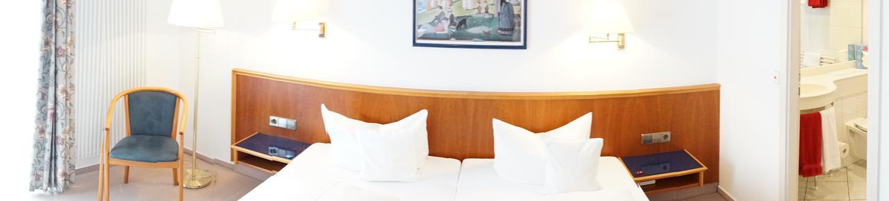 Hotel-Restaurant Roter Ochsen Lauchheim ภายนอก รูปภาพ