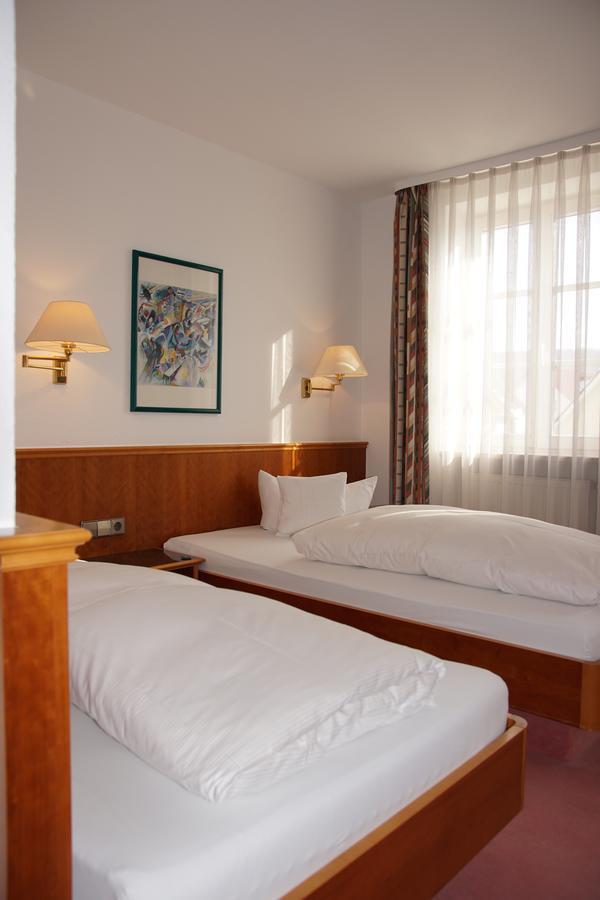 Hotel-Restaurant Roter Ochsen Lauchheim ภายนอก รูปภาพ